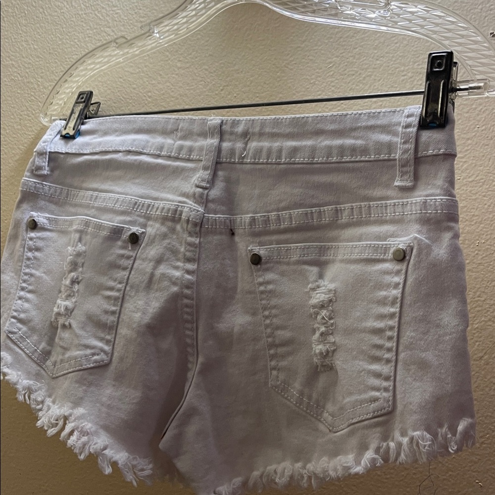 REVERSE white denim shorts with white flower appliqué size Large - Picture 3 of 9